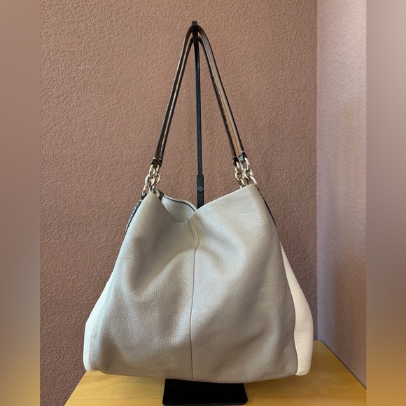 Coach Pheobe Tan/Cream Hobo - Picture 4 of 13